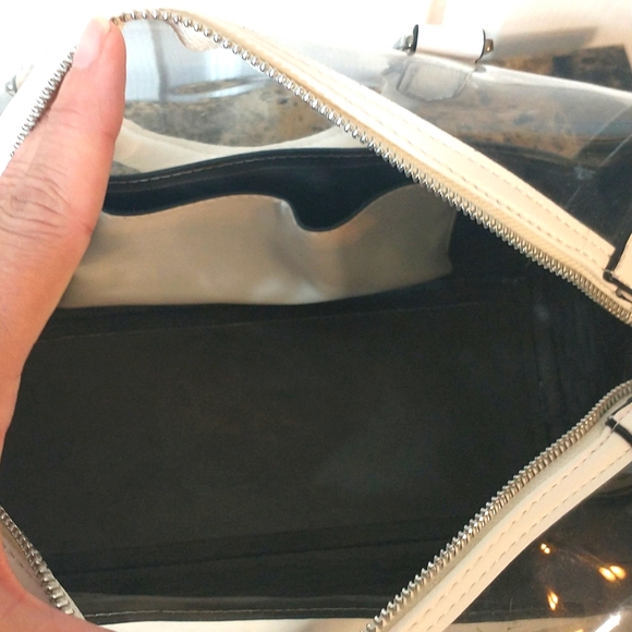 Final price drop. Steve Madden beautiful leather purse. (F) - Picture 9 of 11